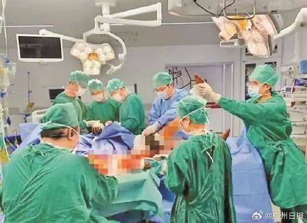 爆燃<strong></p>
<p>四方达股票</strong>！深圳一男子电动自行车充电30秒全身烧伤90%