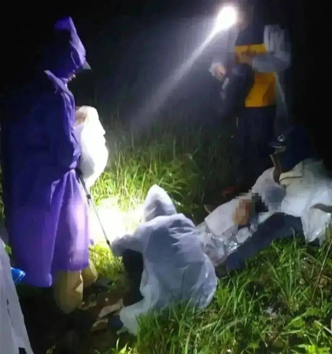 93岁老人进山失联<strong></p>
<p>股票论坛网</strong>，两天后发现他倒挂在树杈上苦撑……