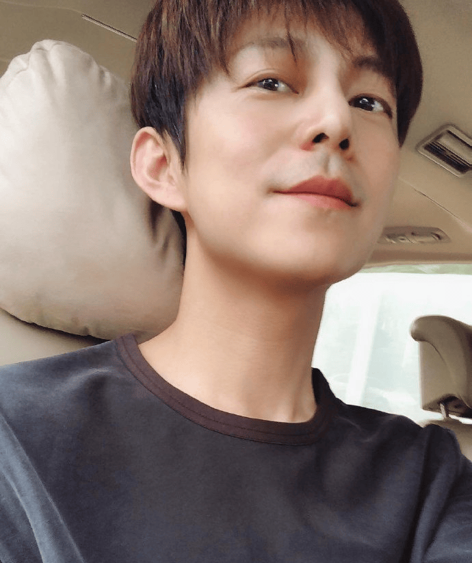 51岁何炅坦言：精力大不如前<strong></p>
<p>豪迈科技股票</strong>，我现在特别痛苦，又近视又老花
