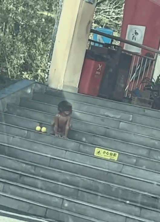大理回应高速上有家庭带“野人小孩”：父母坚持让娃亲近自然<strong></p>
<p>永鼎股份股票</strong>，生活暂无困难，没虐待