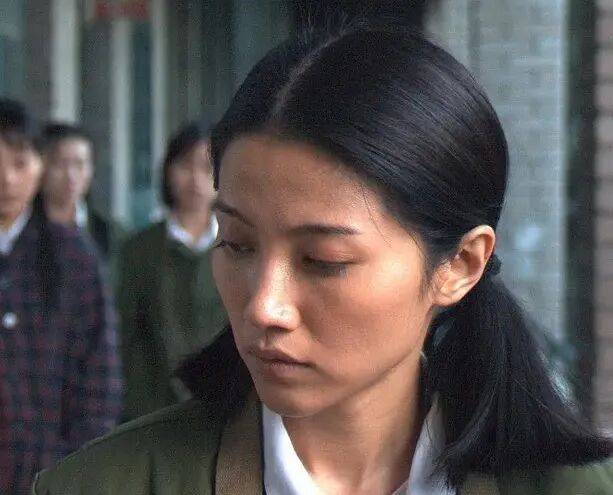 52岁影后颜丙燕公开小20岁男友：他知道我将步入更年期<strong></p>
<p>永鼎股份股票</strong>，已甜蜜相恋5年，两人出门必须手拉手