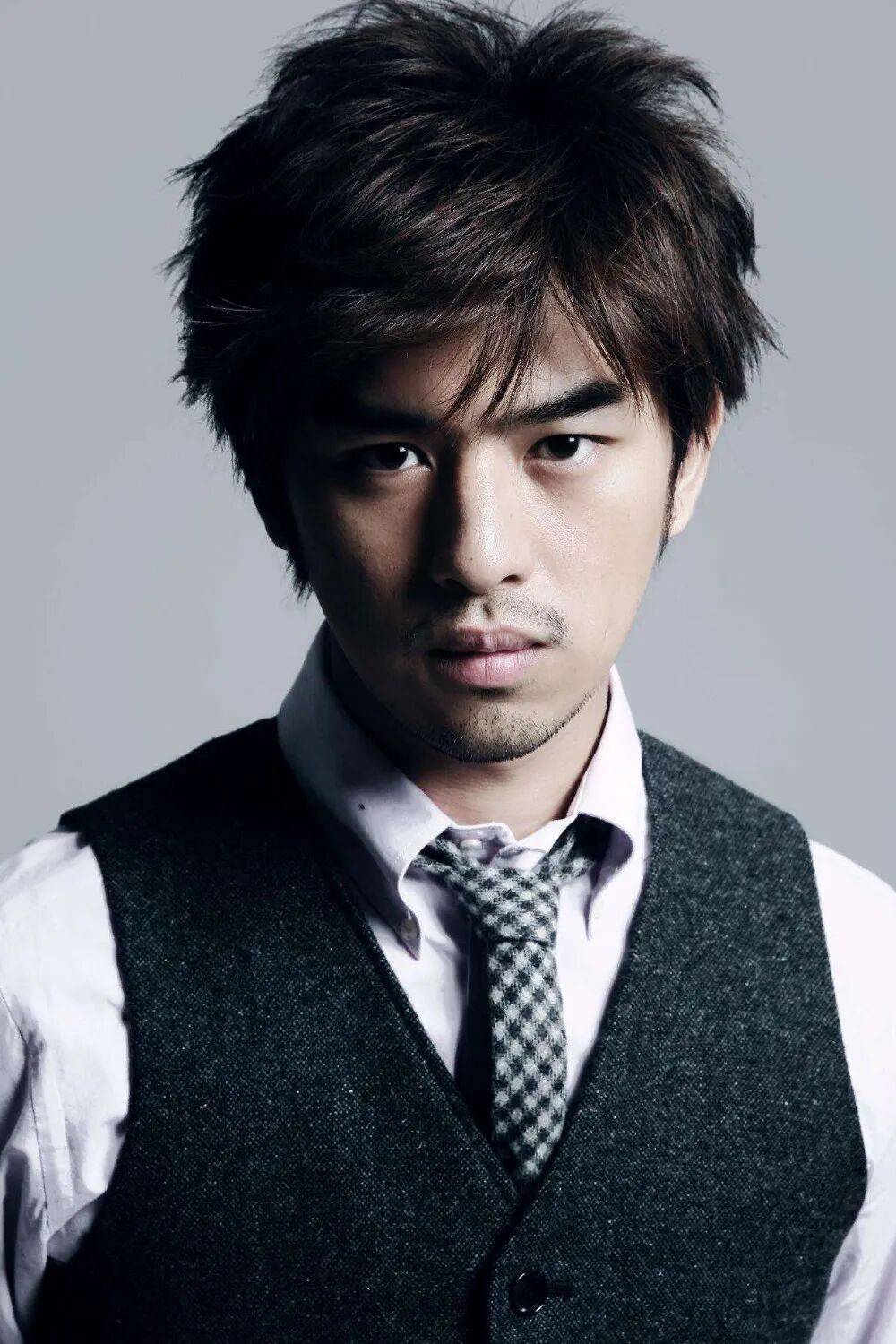 演员贾静雯回应修杰楷被拘提：震惊不已<strong></p>
<p>云南白药股票</strong>，孩子目睹父亲被上铐受惊吓