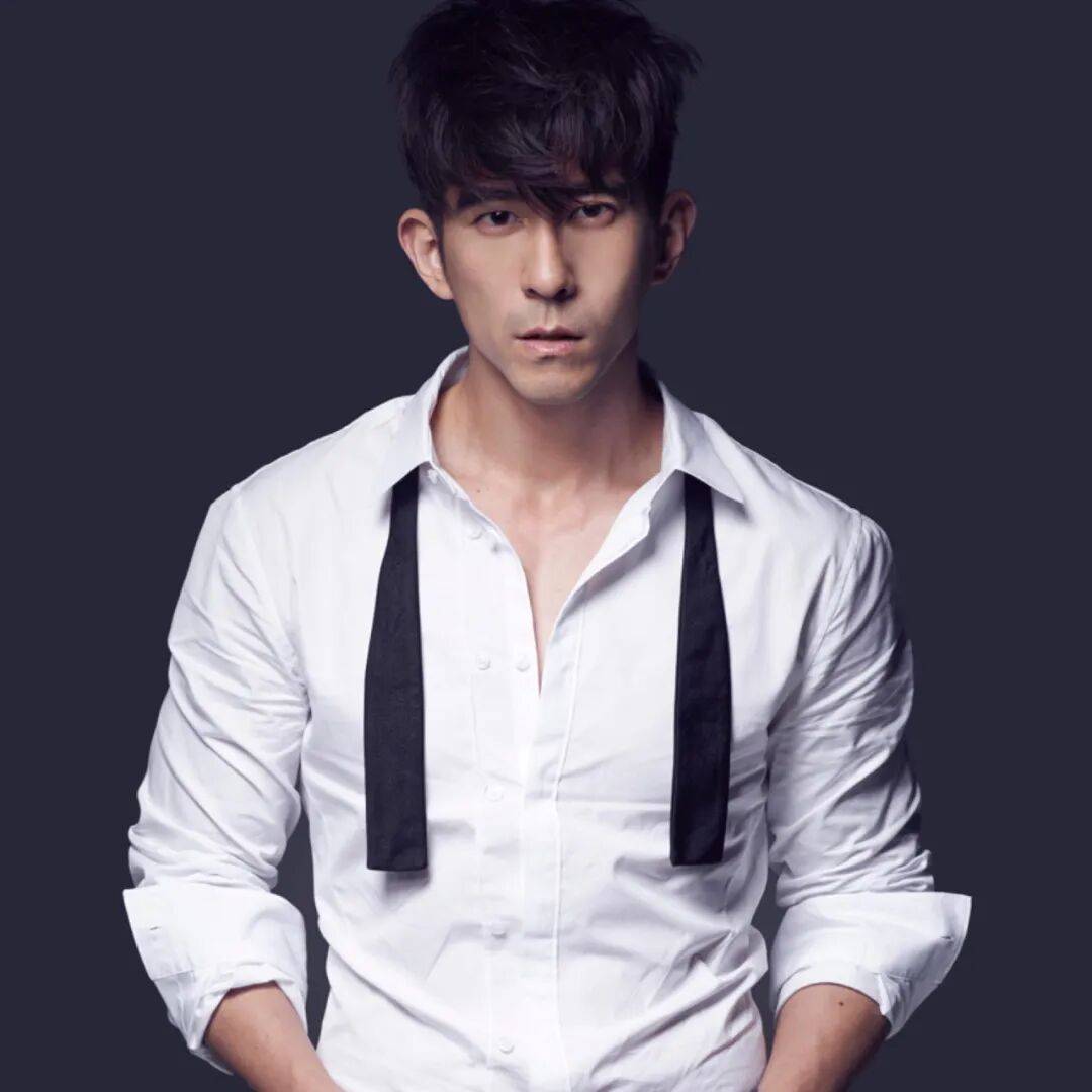 演员贾静雯回应修杰楷被拘提：震惊不已<strong></p>
<p>云南白药股票</strong>，孩子目睹父亲被上铐受惊吓