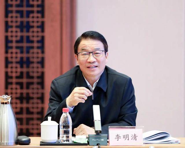 中央批准<strong></p>
<p>飞乐音响股票</strong>,陈新武、张伟履新职