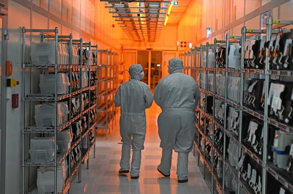 荷兰分析人士:安世半导体事件表明<strong></p>
<p>英特尔股票</strong>,欧洲夹在中美之间无能为力