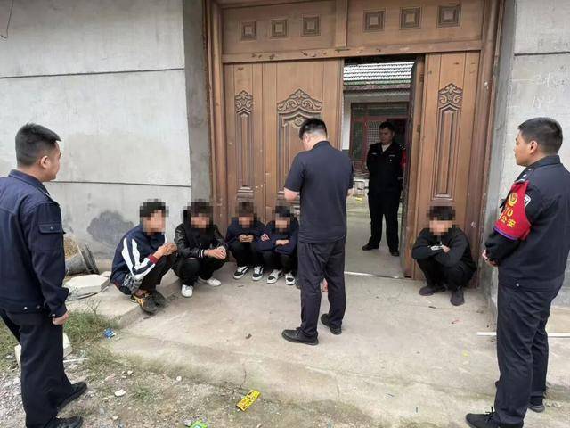 临沂俩小伙偷摸去派出所门口放下<strong></p>
<p>英特尔股票</strong>了…