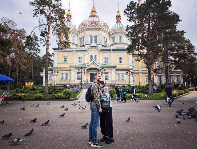 青年说 | 到中亚<strong></p>
<p>英特尔股票</strong>,奔赴一场激动人心的“探秘”