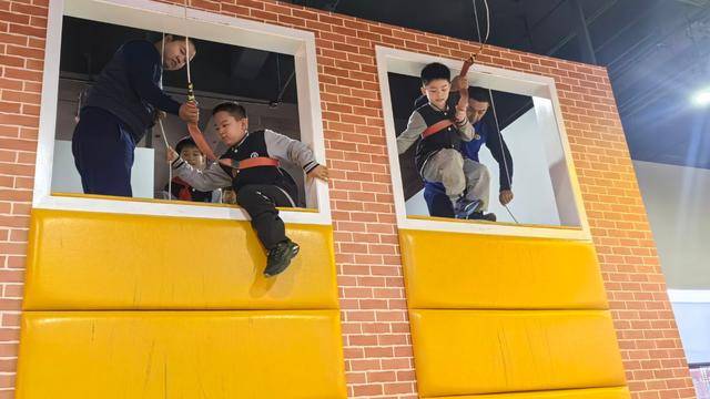 “泉民消防<strong></p>
<p>乐普医疗股票</strong>,生命至上”山东师范大学附属小学2024级7班雏鹰小队活动举行