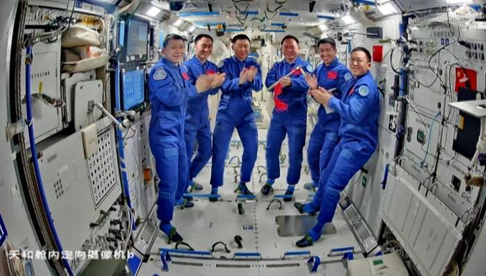 疑似遭空间微小碎片撞击<strong></p>
<p>奇安信股票</strong>,神舟二十号返回任务将推迟进行