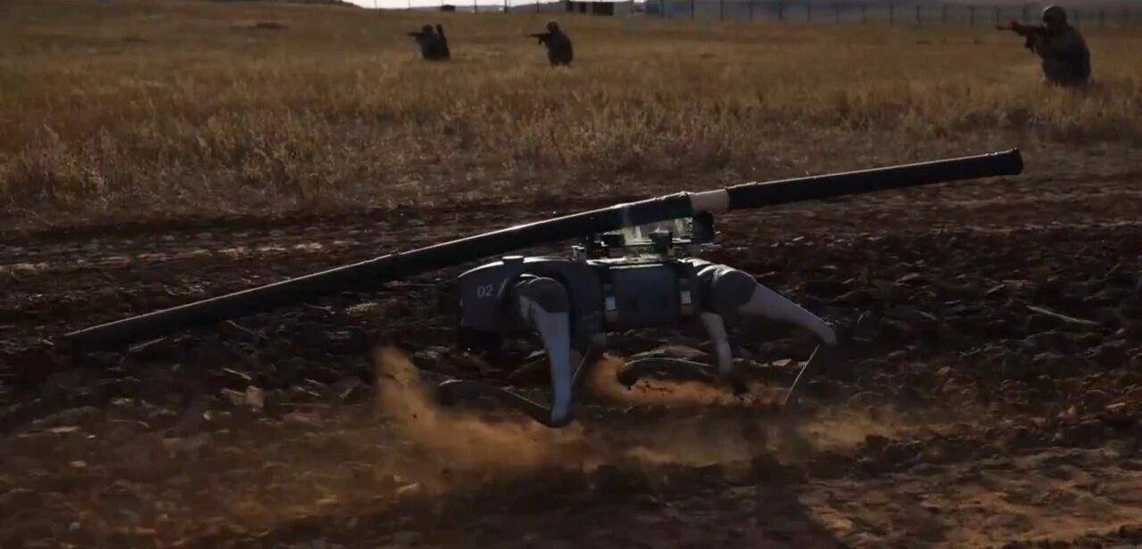 大场面！机器狗、无人机开路<strong></p>
<p>奇安信股票</strong>，实兵对抗演练画面公布