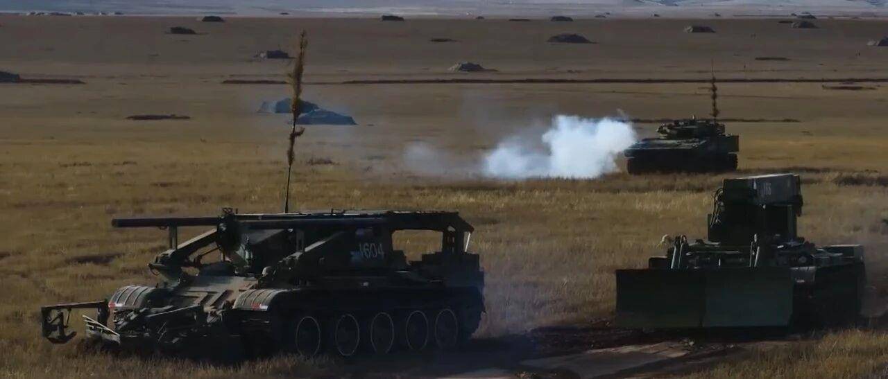 大场面！机器狗、无人机开路<strong></p>
<p>奇安信股票</strong>，实兵对抗演练画面公布