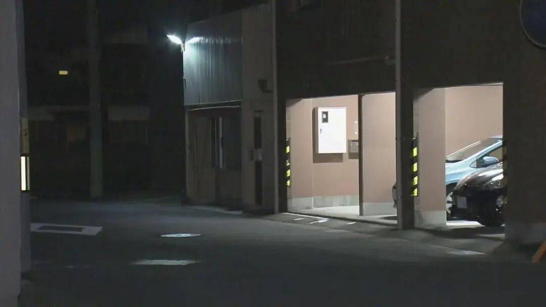 男子开车撞倒人<strong></p>
<p>股票软件</strong>，下车一看竟是自己86岁的父亲，老人送医后身亡