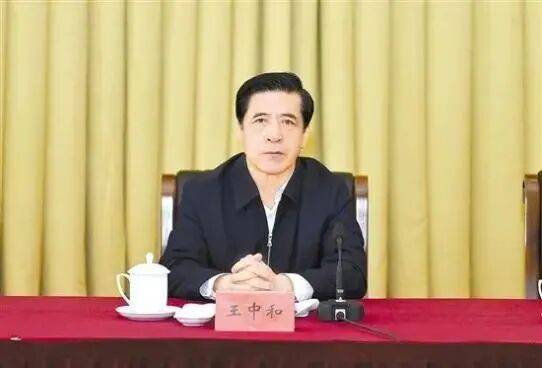 大搞权钱交易、权色交易<strong></p>
<p>七匹狼股票</strong>！内蒙古自治区政协原党组副书记、副主席王中和被公诉