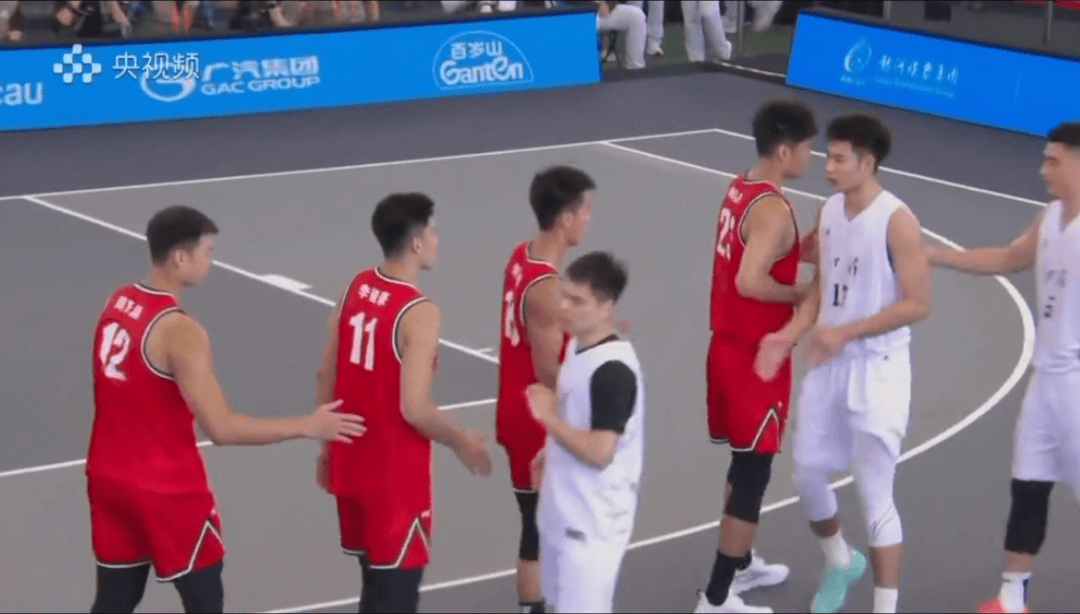 全运会男子三人篮球赛<strong></p>
<p>七匹狼股票</strong>，陈国豪、周泽源代表广东队出战，战胜江苏队取得开门红！