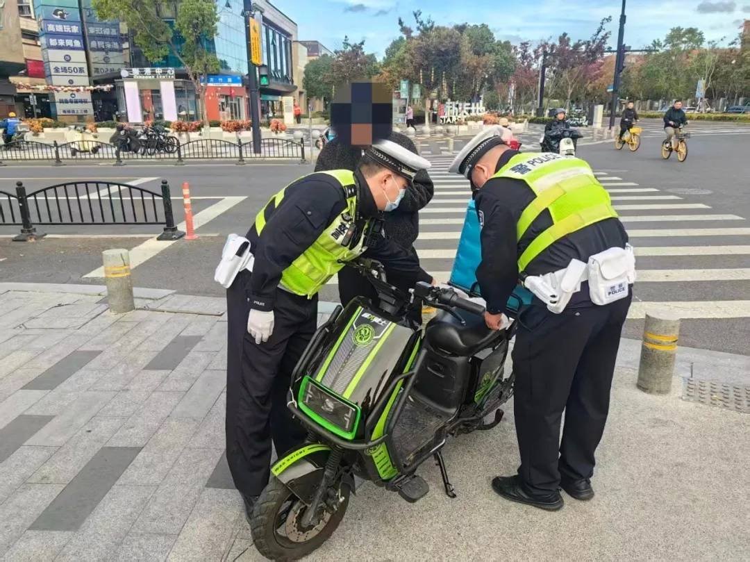 上海警方:全市严查<strong></p>
<p>龙湖股票</strong>,请市民坚决抵制!一周内多人被罚款!