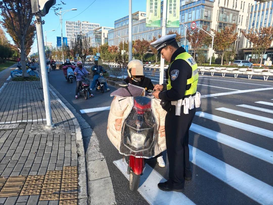 上海警方:全市严查<strong></p>
<p>龙湖股票</strong>,请市民坚决抵制!一周内多人被罚款!