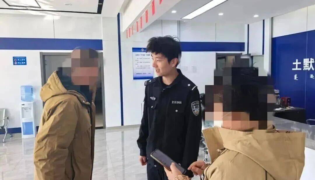 男子彩票中奖太兴奋<strong></p>
<p>鄂尔多斯股票</strong>，拍照发业主群分享，隔天奖金被邻居冒领……