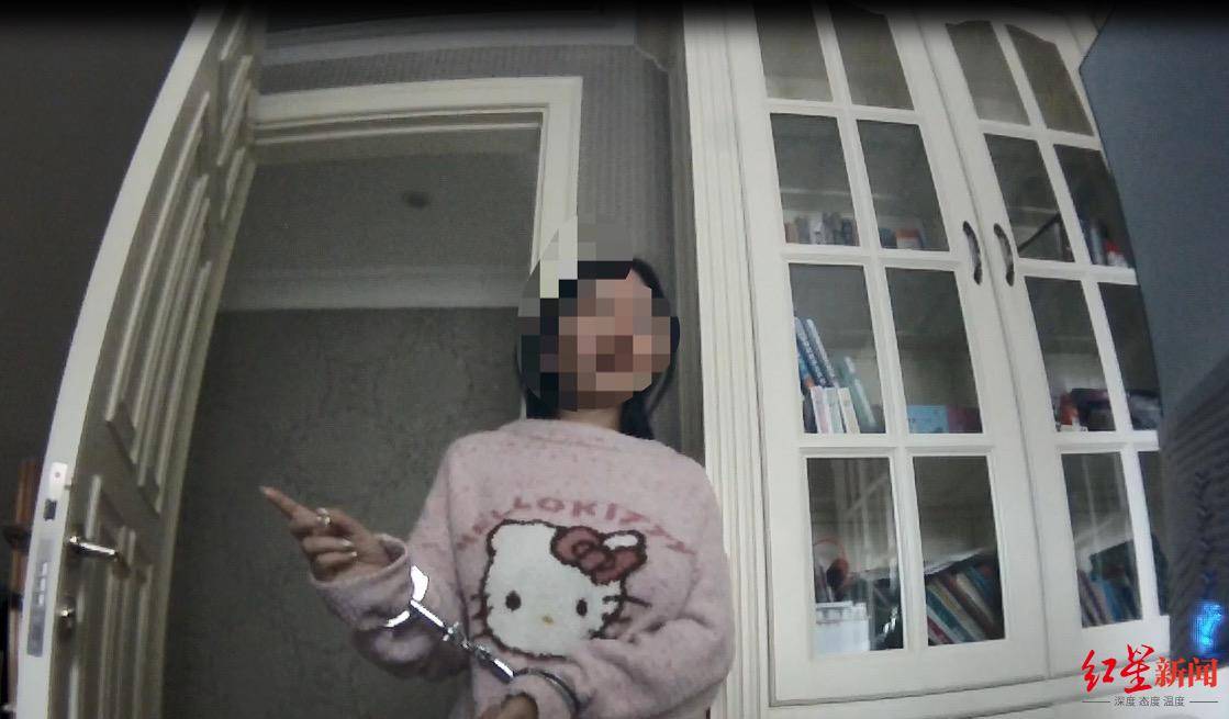 “95后”留学女生遭遇“套路贷”陷阱:13万借款被恶意垒高至1260万<strong></p>
<p>鄂尔多斯股票</strong>,抵押近千万房产还债