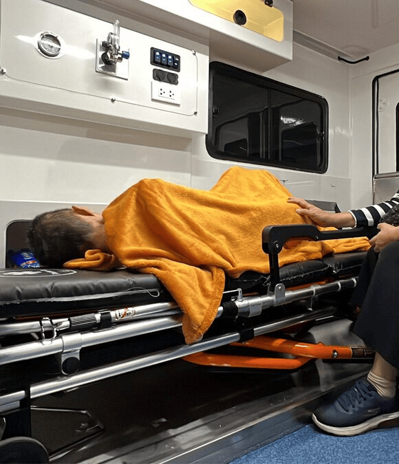 泰国女子被医院宣告脑癌死亡<strong></p>
<p>山推股份股票</strong>,火化前突然睁眼,现场众人吓到尖叫