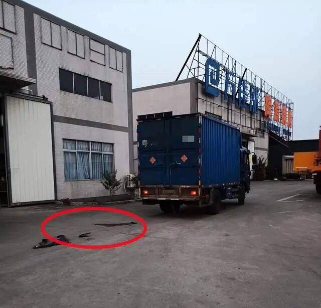 阳江95岁老翁车祸住院3月去世<strong></p>
<p>山推股份股票</strong>，鉴定称自身因素系死亡主因；司机被判一年两个月不断申诉，广东高院：量刑明显不当将再审