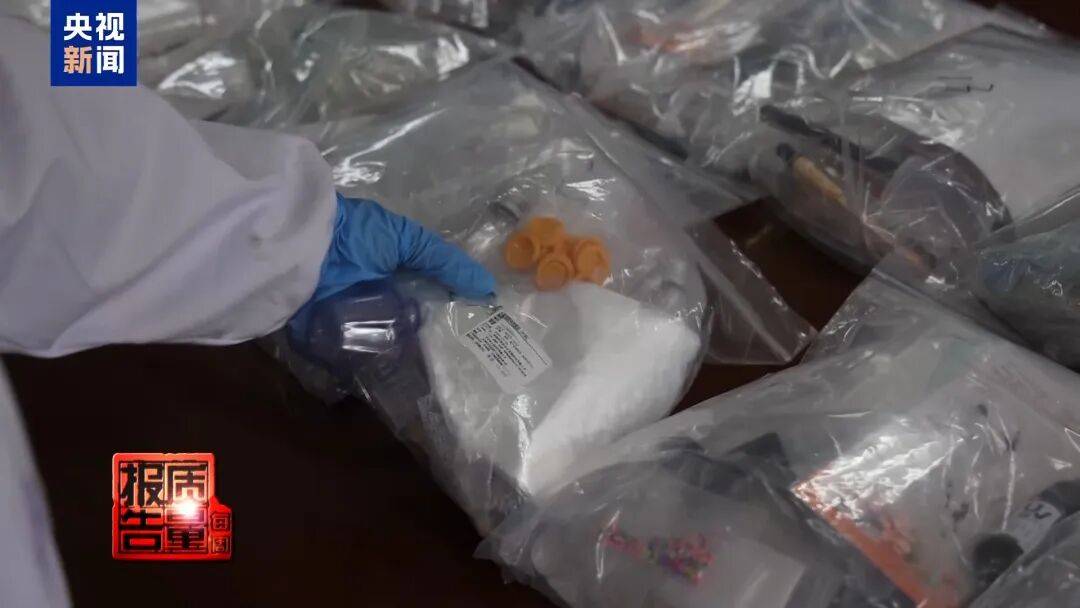 快扔掉！甲醛含量高出上限一倍多<strong></p>
<p>山推股份股票</strong>，戴防毒面具也不行！