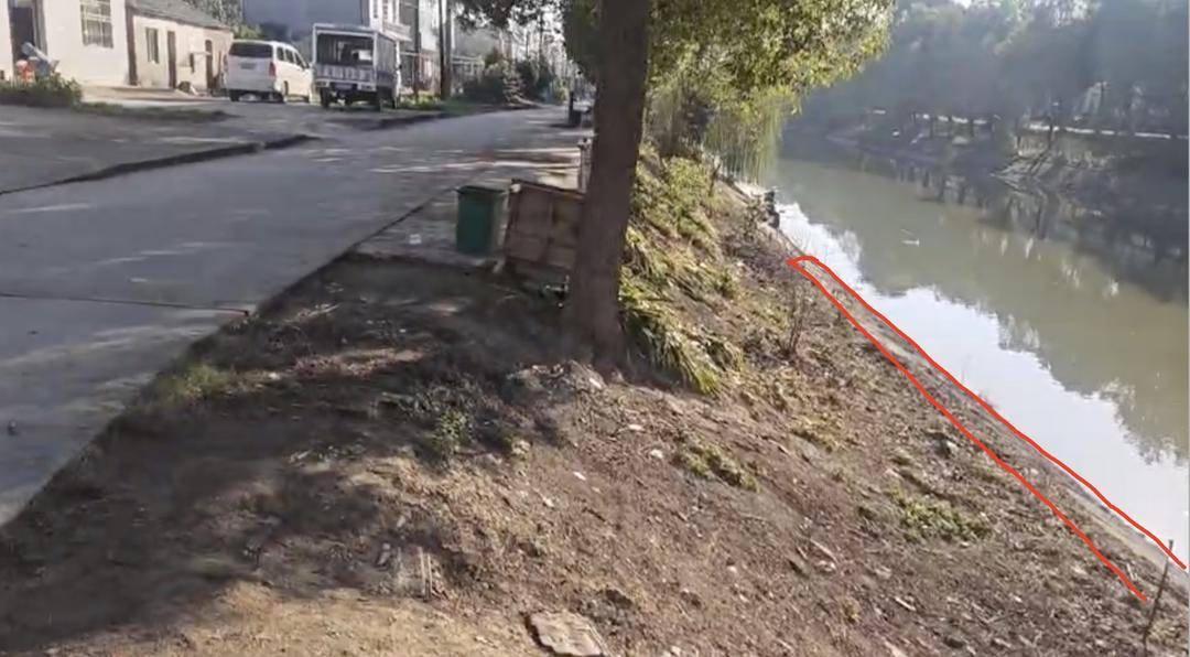 3岁男童家门口落水母亲施救双双遇难<strong></p>
<p>山推股份股票</strong>,家属质疑“河道护坡陡峭无法自救”