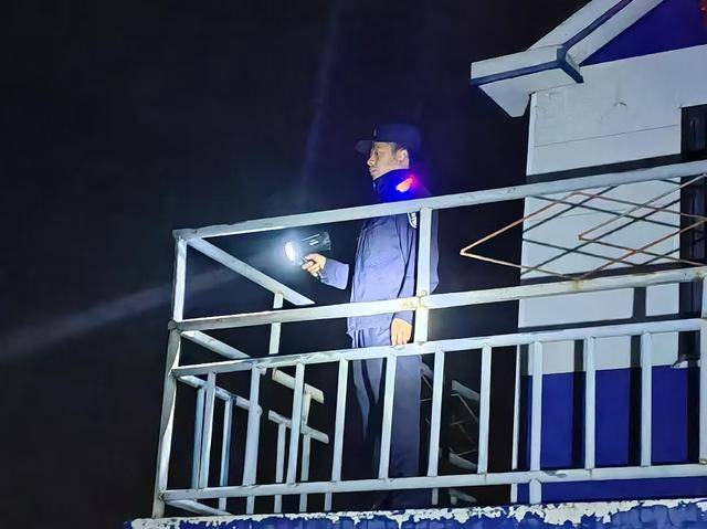 守护钢铁动脉安全<strong></p>
<p>汇金科技股票</strong>！郑州铁路公安处禹州站派出所深入开展铁路线路巡查及安全宣传活动