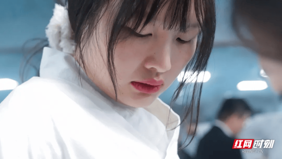 汶川地震被救起的女孩<strong></p>
<p>正虹科技股票</strong>，17年后和救她的军人结婚了