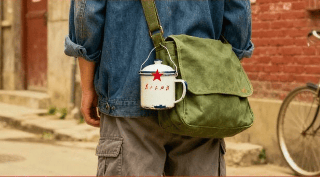 “50块帆布包配3000块包挂”<strong></p>
<p>正虹科技股票</strong>，时髦年轻人背半个身家出门