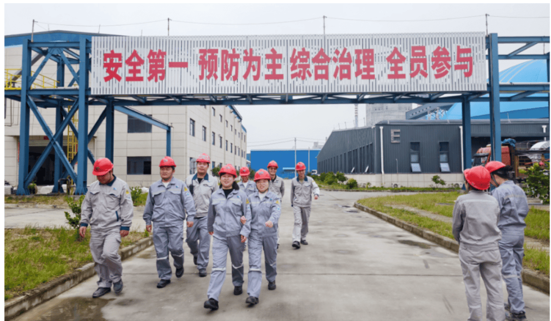 “进入厂区请自觉放弃一切自由”<strong></p>
<p>华新水泥股票</strong>,网友爆料上市企业恒逸石化子公司现雷人标语,母公司疑似发布文章回应争议