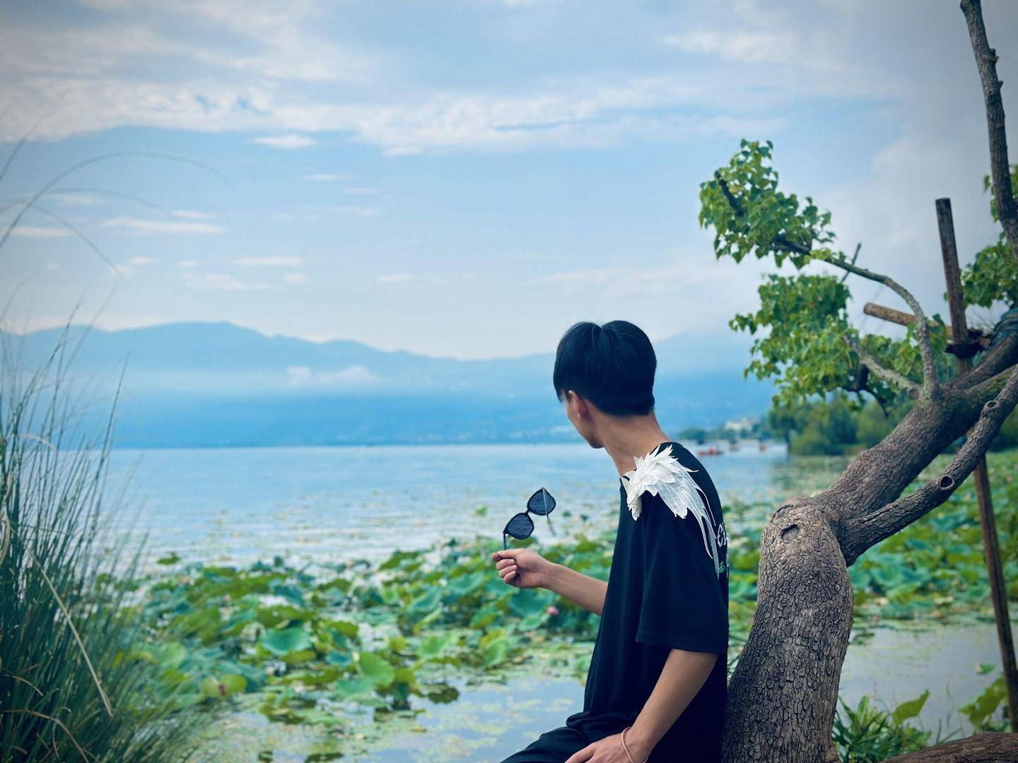 19岁小伙为救跳河女友溺亡<strong></p>
<p>华新水泥股票</strong>,家人称他不会游泳 律师:男女朋友在法律上无明确救助义务