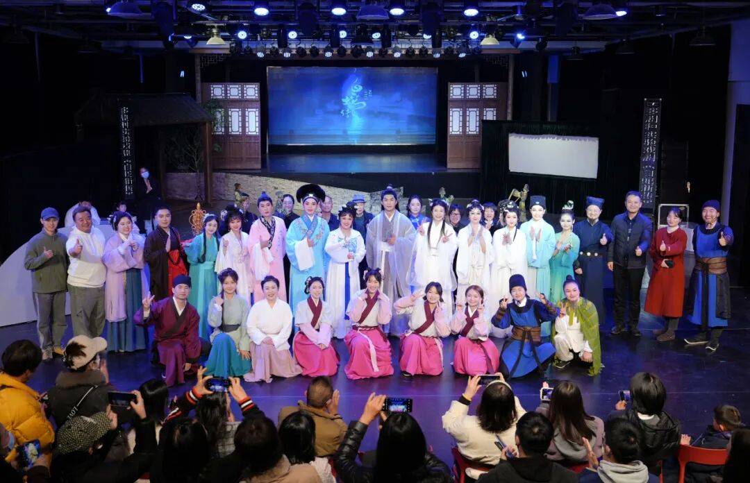 文化礼堂丨桐乡戏剧 “接力棒” 传进村!《白蛇新传》在城西剧场开演,让百姓爱上演戏