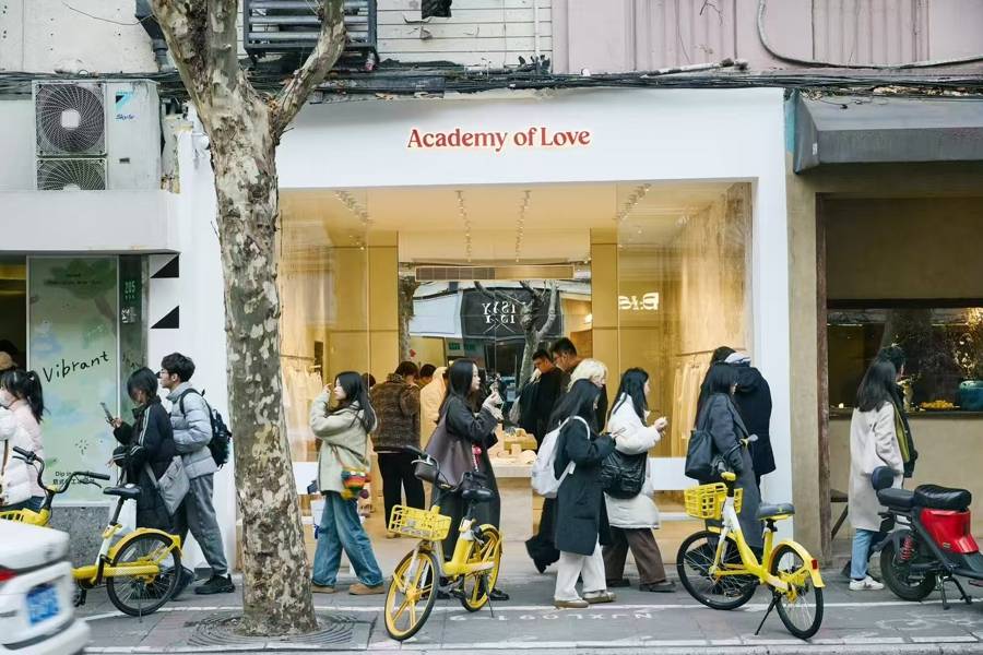 法国人在上海开店<strong></p>
<p>北京科锐股票</strong>，只卖白色衣服竟然火了丨上海滩上洋掌柜