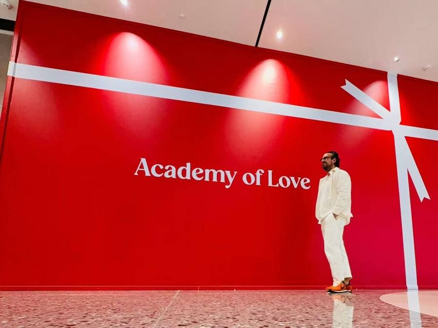 法国人在上海开店<strong></p>
<p>北京科锐股票</strong>，只卖白色衣服竟然火了丨上海滩上洋掌柜