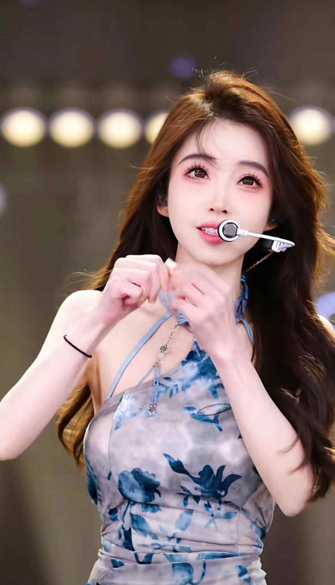 网红歌手冯提莫自曝癌症复发并转移：已经做过手术