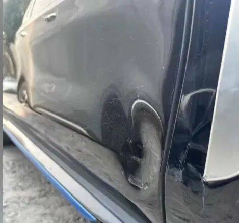 小区地库里出车祸<strong></p>
<p>科大智能股票</strong>，女子惊呆了：对方竟然不是人！更糟心的是...