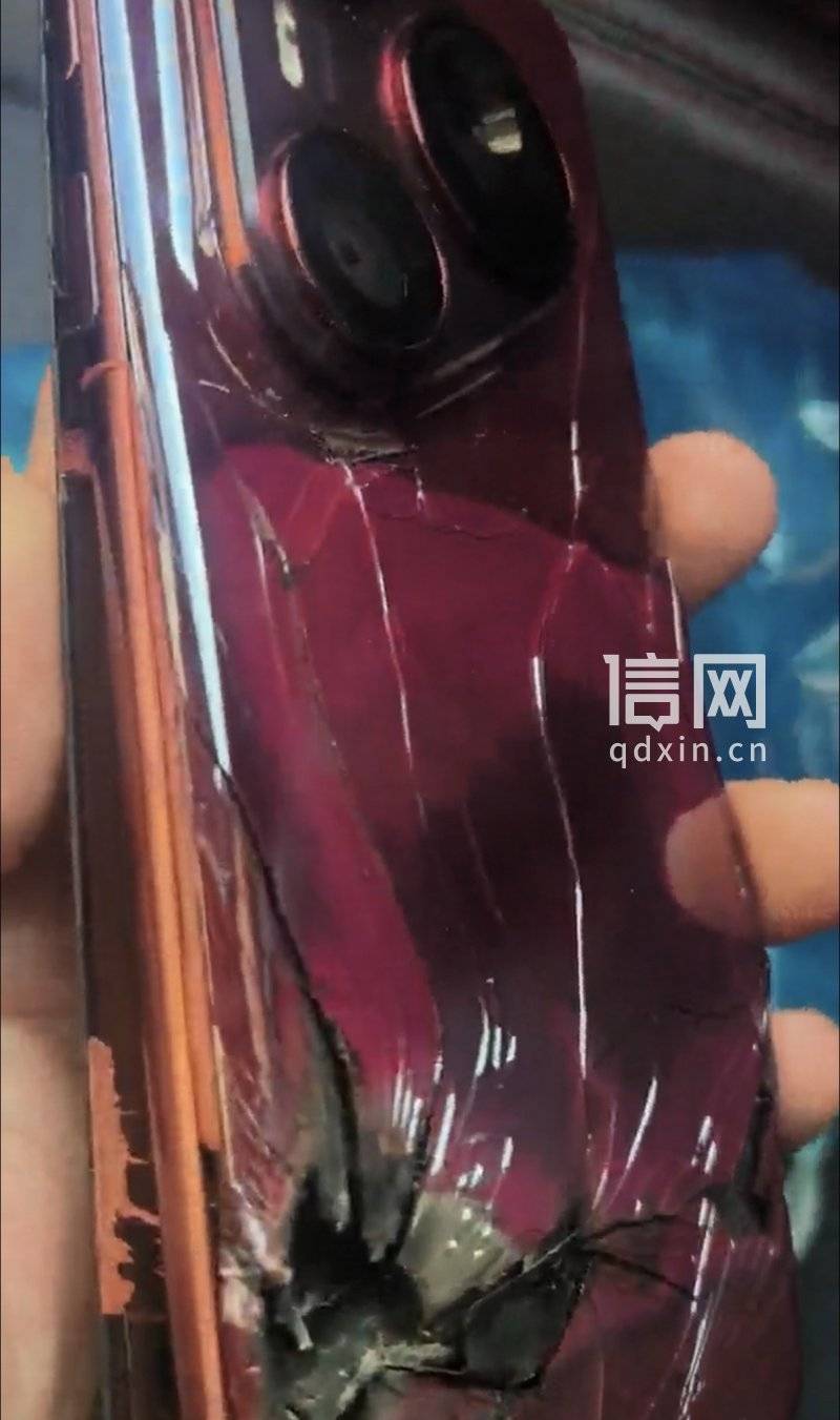 华为新手机充电时电池爆了 售后凭照片认定“外力所致”拒保 消费者：难道我买的是摔炮<strong></p>
<p>新东方股票</strong>？