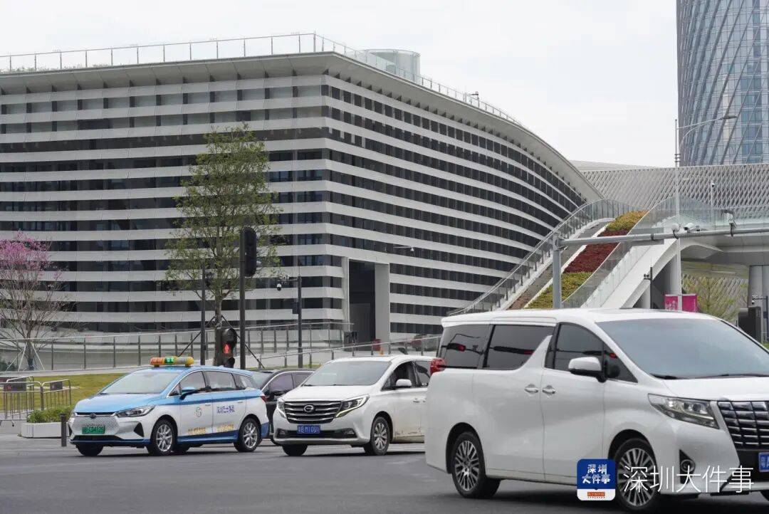 已撤下！深圳网红地标火速拆除争议招牌<strong></p>
<p>小米集团股票</strong>，曾连夜发公开信