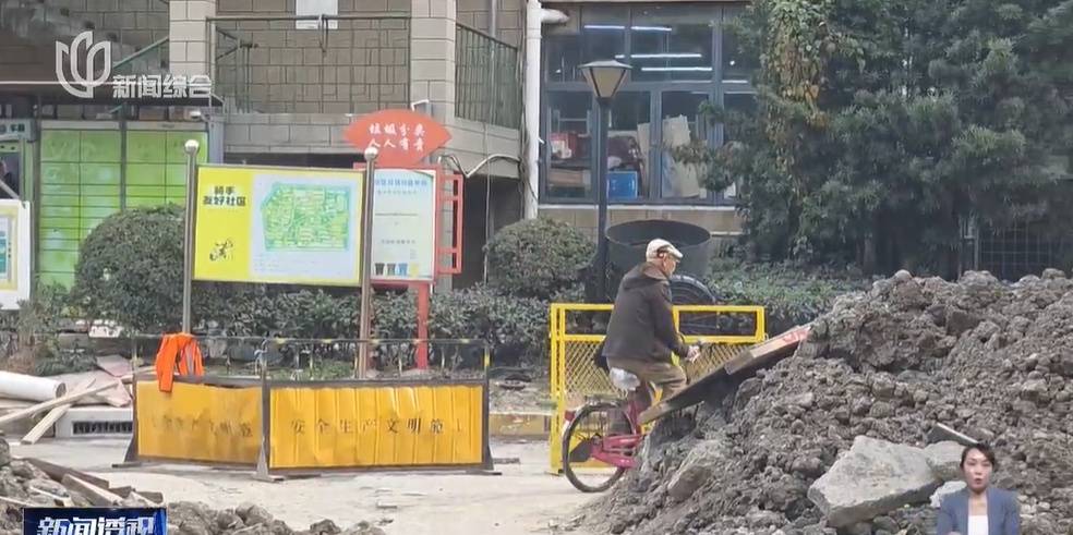 太夸张！上海人比比谁家楼下井盖多！有人家门口100个<strong></p>
<p>和而泰股票</strong>，“走路难！到处都像贴膏药”...