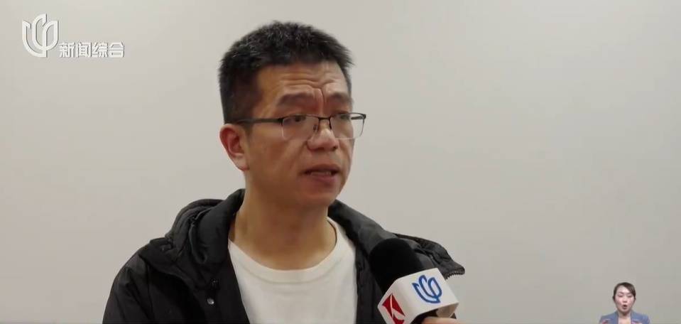 太夸张！上海人比比谁家楼下井盖多！有人家门口100个<strong></p>
<p>和而泰股票</strong>，“走路难！到处都像贴膏药”...