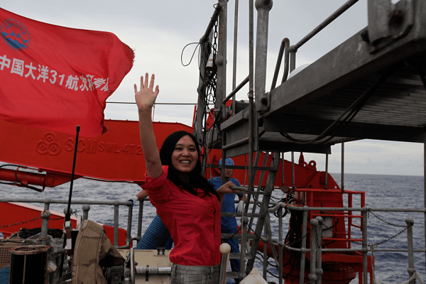 突然爆火！浙大女博士一个月涨粉超50万<strong></p>
<p>黄金股票</strong>，“我是过了把瘾”！网友：丝滑入脑……